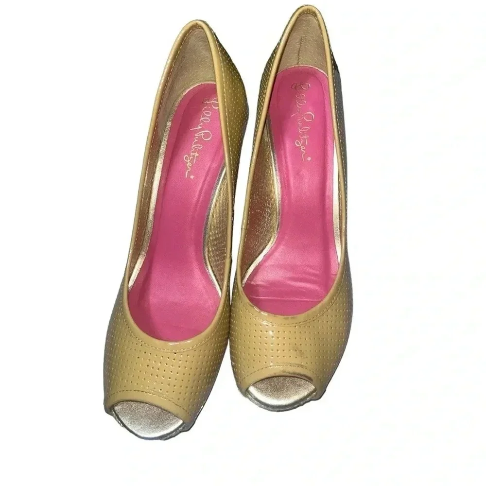 Lilly Pulitzer Wedge Pumps Womens 8M Tan Perforated Leather Peep Toe Raffia Heel